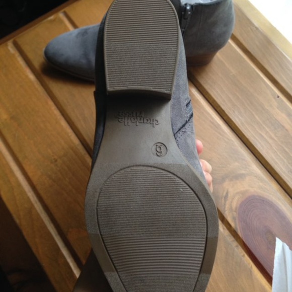 Chic Grey Faux Suede Cute Wooden Ankle Booties - Picture 11 of 14